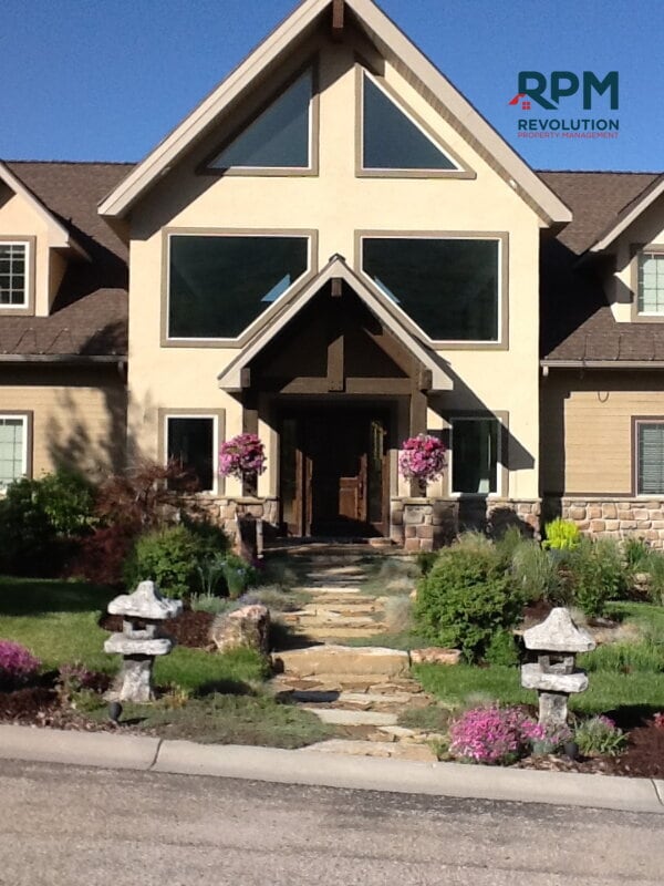 Building Photo - "Experience Luxury Living: Spacious 5-Bed ... Rental