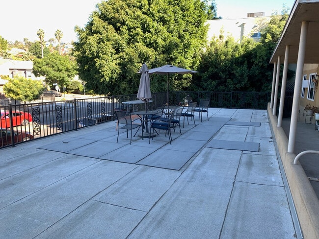 1760 Silver Lake Blvd Unit 1