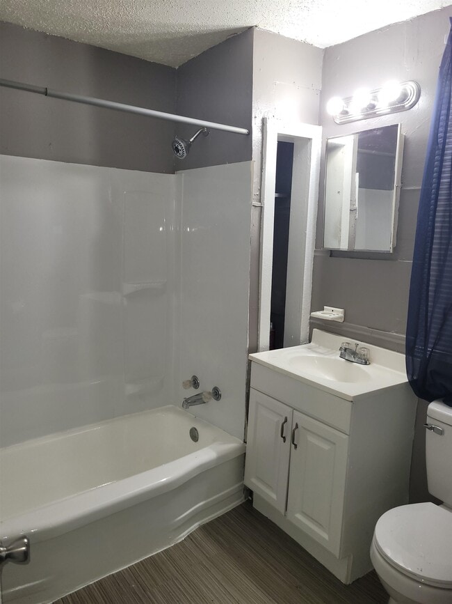 Photo - 330 E Trigg Ave