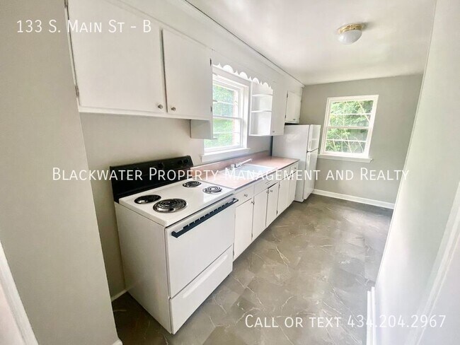 Photo - 133 S Main St Unit B