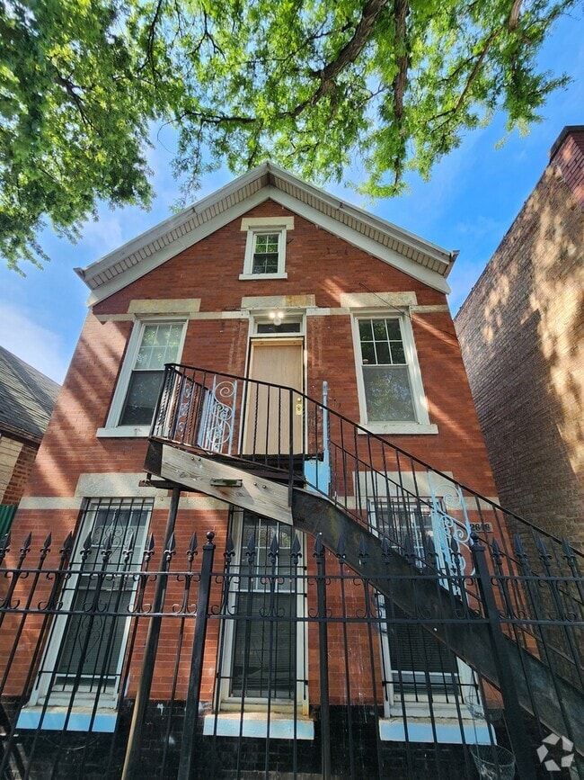 Building Photo - 2646 W Cullerton St Rental