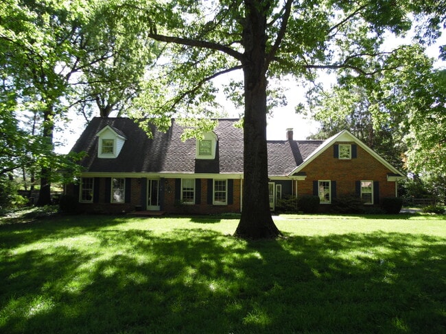Building Photo - 290 Heritage Rd