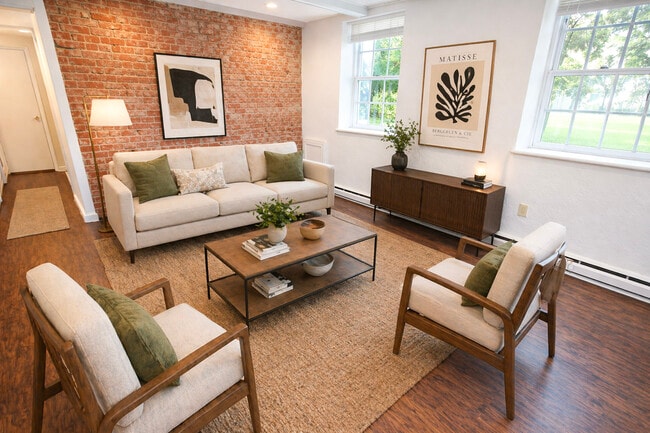 Photo - WALNUT ST -- 161