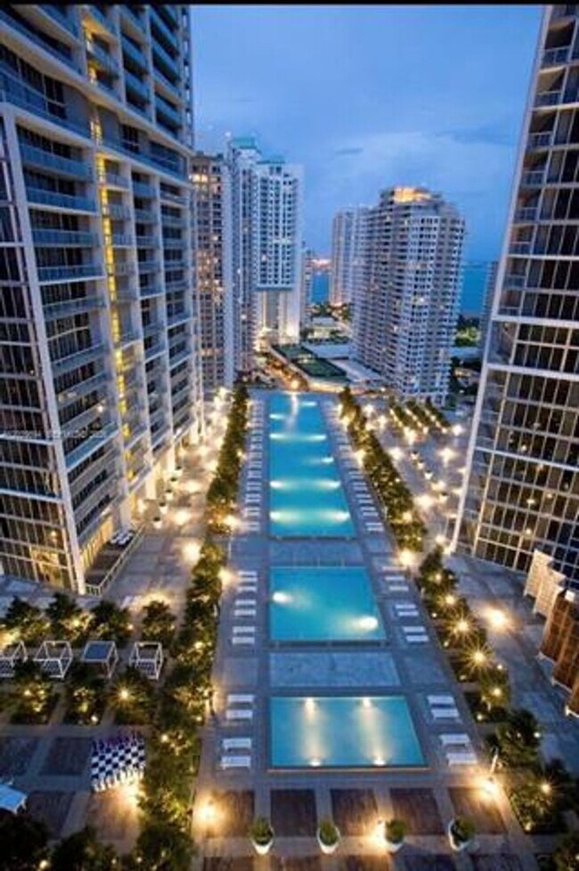 Photo - 495 Brickell Ave