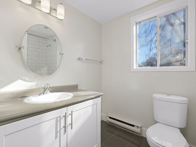 Photo - 170 Grove Street East