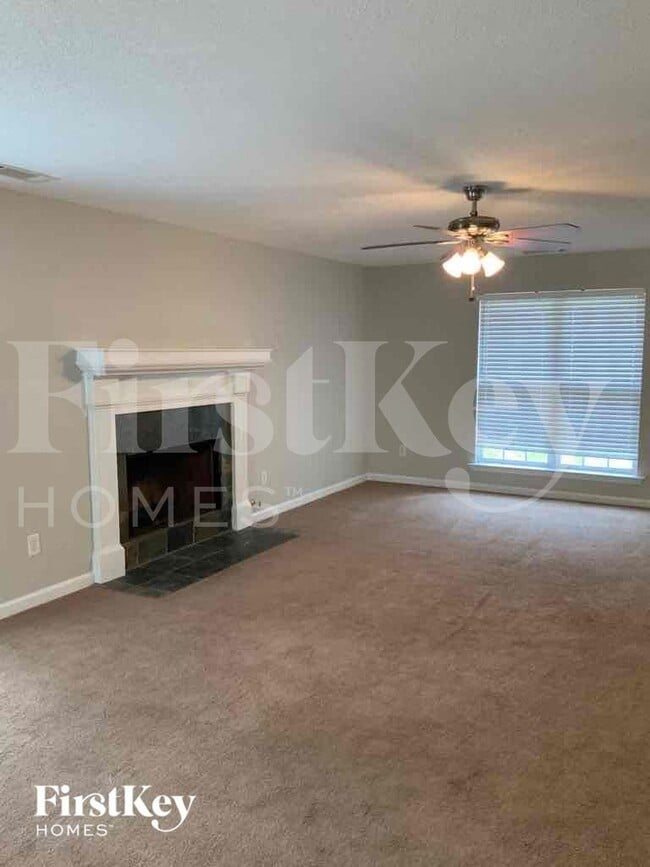 Photo - 341 Hill Crest Cir