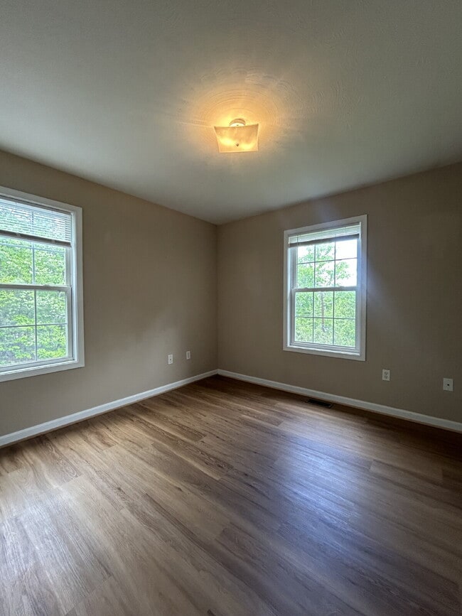 Photo - 427 Vesey Dr