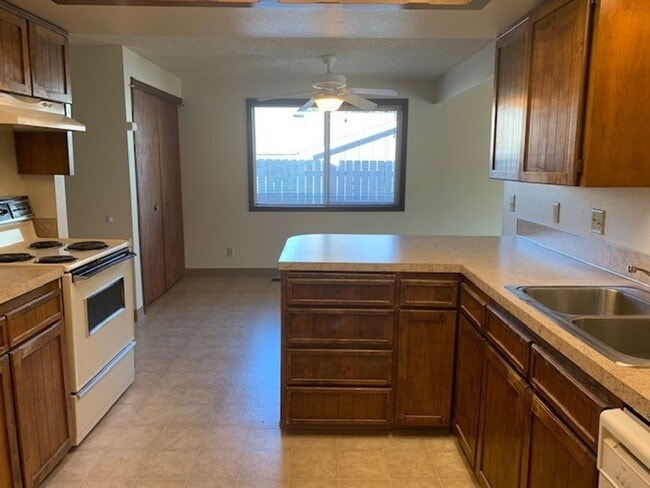 Photo - 3Bd/2Ba Single Story Home - Available to View!