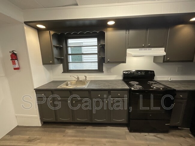 Photo - 712 W Mason Ave