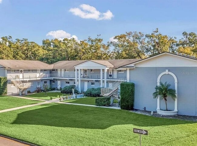 Building Photo - 1014 E South St Unit 16