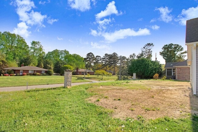 Photo - 106 Kingston Cir