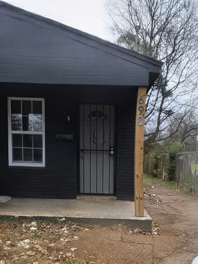 Photo - 690 Hudson St