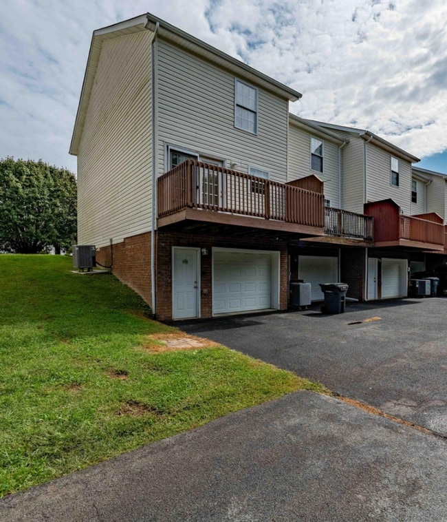 Photo - Now Available | 2 Bedroom 2.5 Bath | Bristol, TN