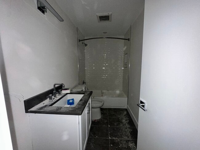 Photo - 945 52nd St NE