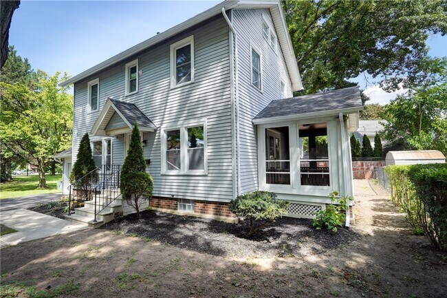 Photo - 162 Merchants Rd