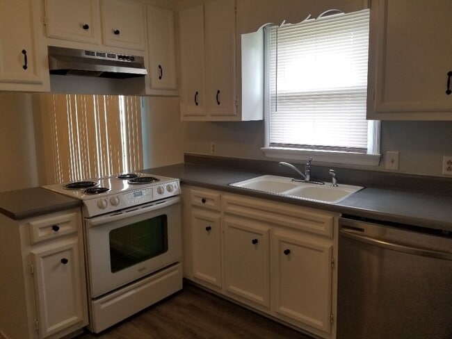 Photo - 112 Kelly Ct