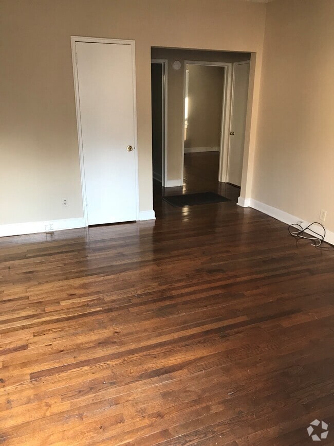 Building Photo - 300 Chamberlain St Unit C Rental
