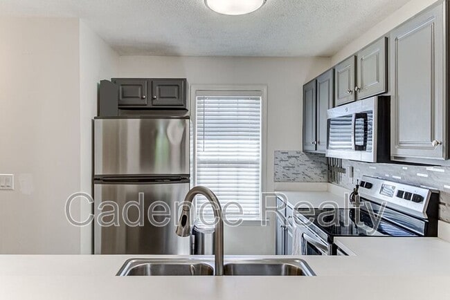 Photo - 4609 McClelland Dr Unit 104