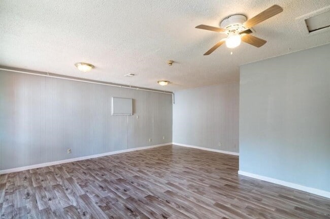 Photo - 7621 Gleason Rd