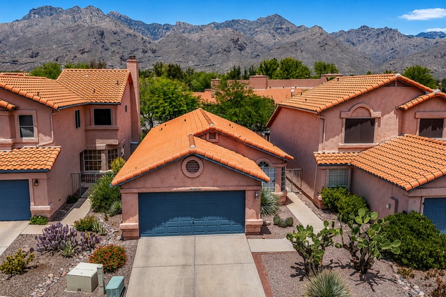 Building Photo - Welcome Home! Gorgeous 3BR/2BA Catalina Home in Desirable District 16