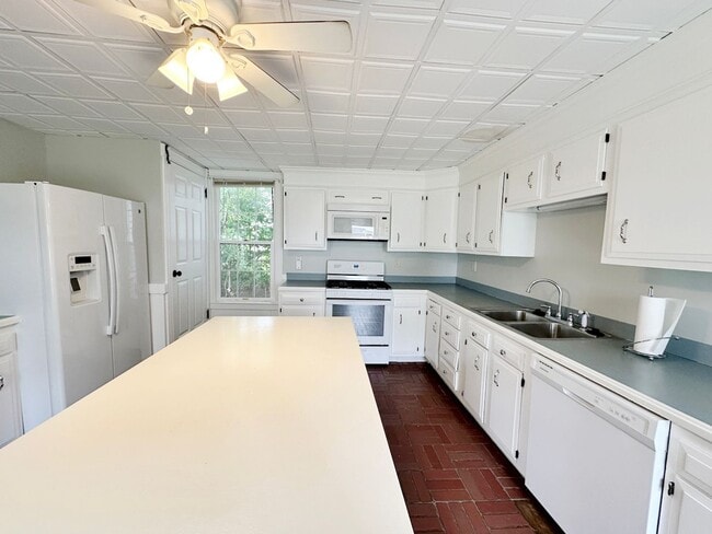 Photo - Beautiful 3 BR 1.5 BA Leominster SFH