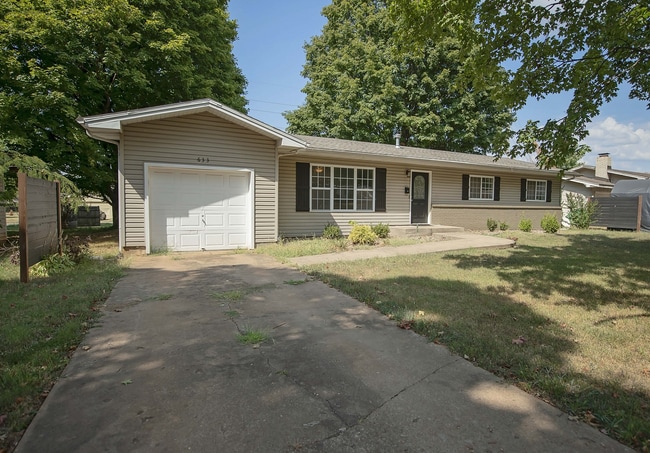 Photo - Privacy Fenced, 3 bed 3 bath in South Spri...