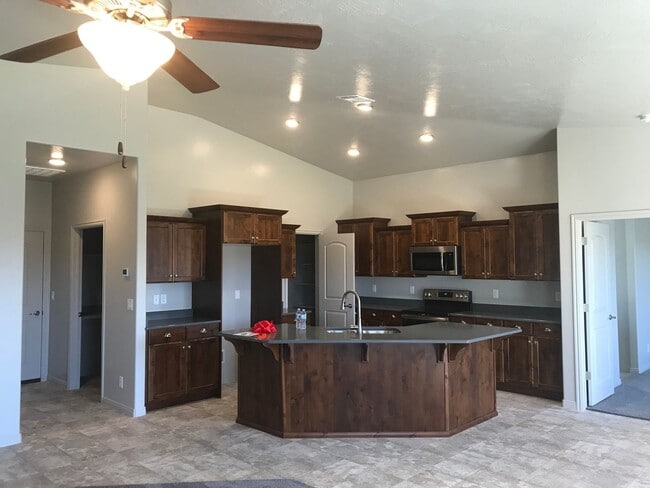 4032 S 890 E