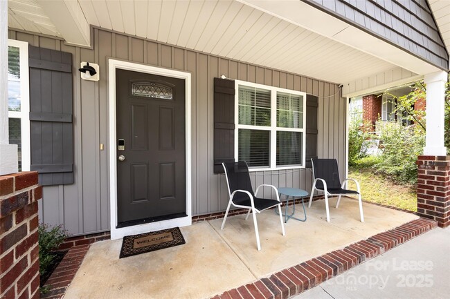 Photo - 611 Harris St NW