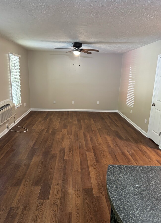 Building Photo - Lancelot Unit 19