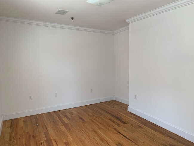 Photo - 71 Palisade Ave Unidad 2R