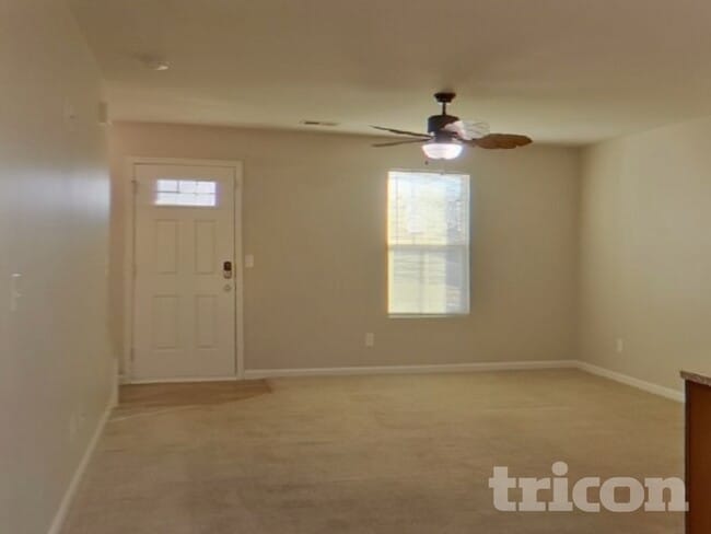 Photo - 415 Merus Dr