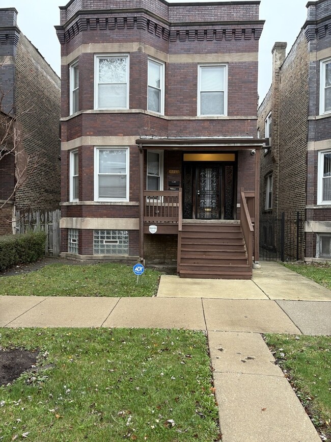 Photo - 743 S Kilbourn Ave Casa