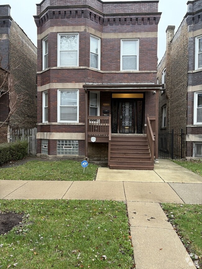 Building Photo - 743 S Kilbourn Ave Rental