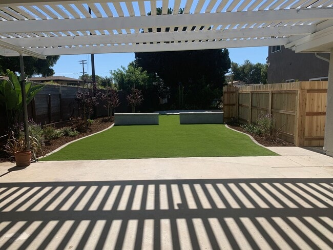 6BD/2.5BA, Amazing Yard! - 6BD/2.5BA, Amazing Yard!