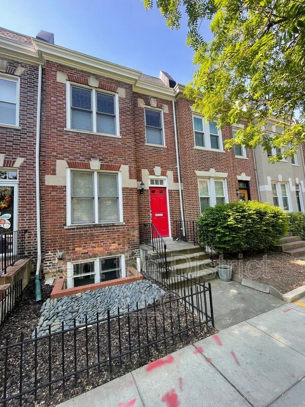 Building Photo - 1716 V St NW