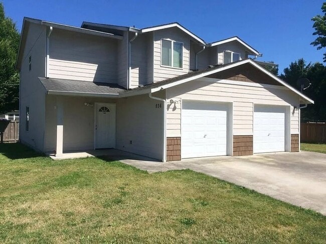 3bed/2.5 bath home available NOW! - 3bed/2.5 bath home available NOW!