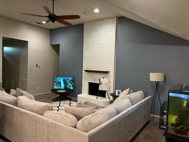 Photo - 604 Oak Meadow Dr