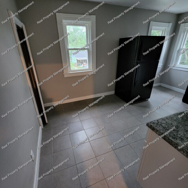 Photo - 2nd Story 2 Bedroom Apartment