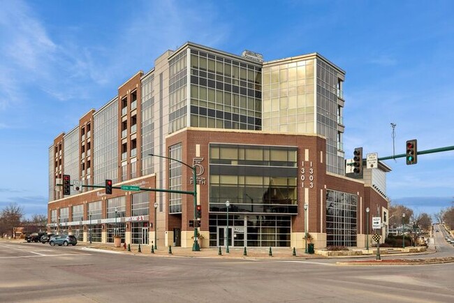 Building Photo - $2,575 | 1 Bedroom, 2 Bathroom Condo | Pet Friendly* | Available for Immediate move-in!