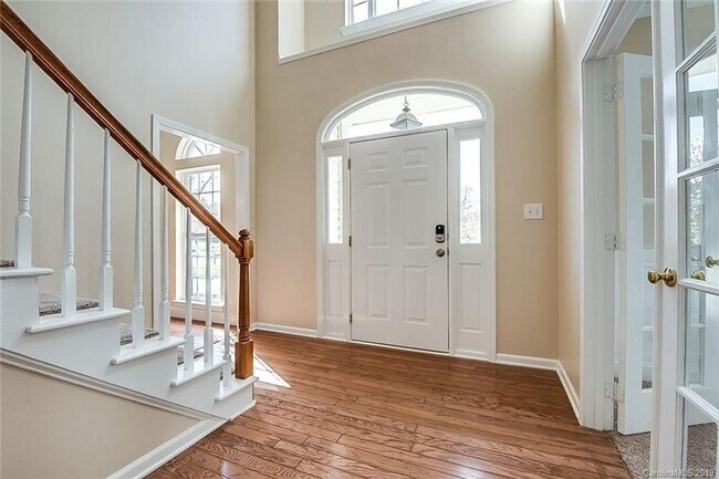 Photo - Stunning 5 bedroom Home in Ballantyne Char...