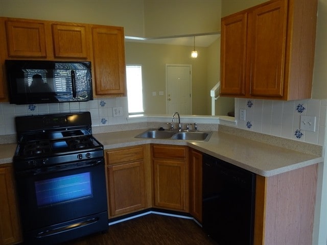 Photo - 3041 Lake Park Trl