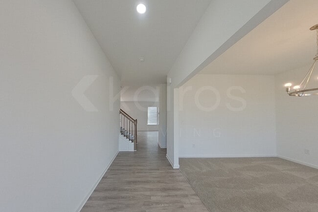100 English Oak Ln