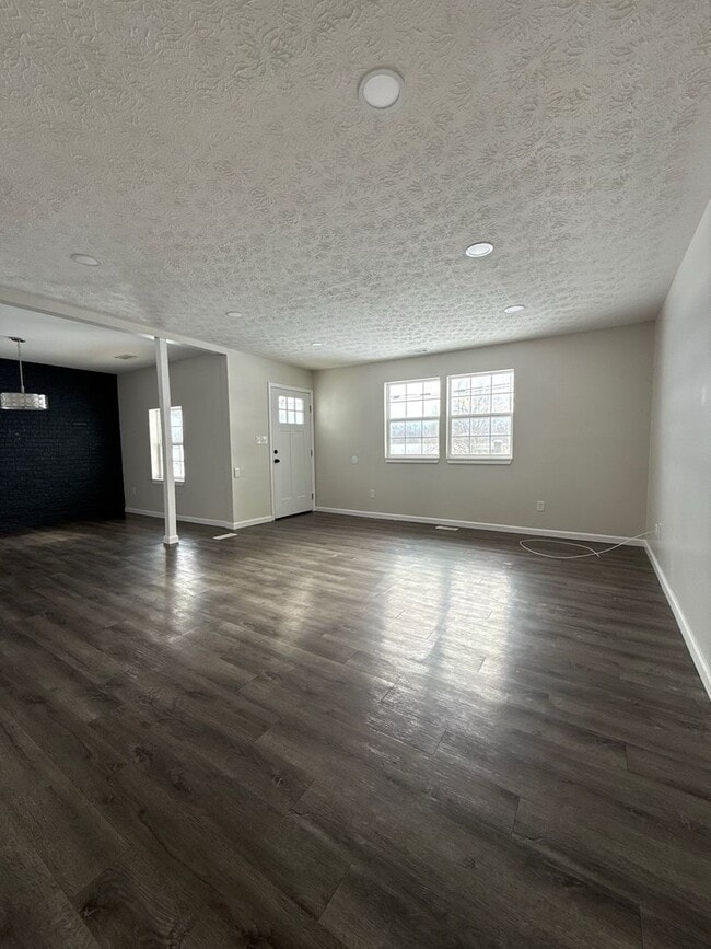 Photo - Modern & Spacious 3BR Home with Trendy Design Features and Large Yard! (NEAR TEAS VALLEY SCHOOL D...