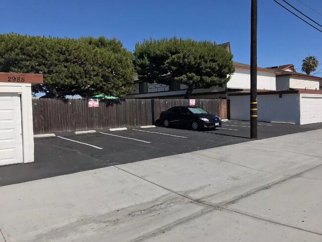2977 Mendoza Dr