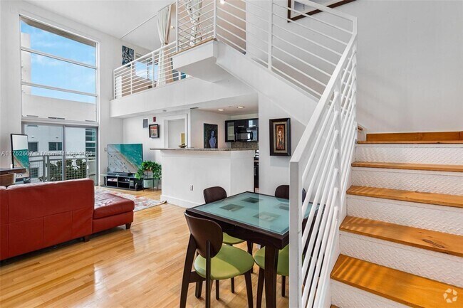 Building Photo - 7728 Collins Ave Unit 16 Rental