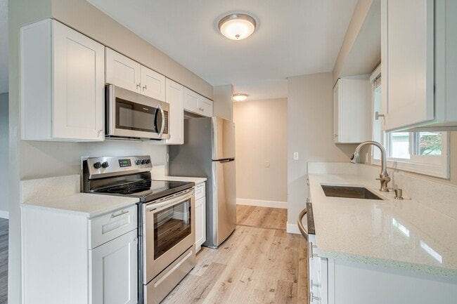 Kitchen - 20901 SE Morrison St Unit B