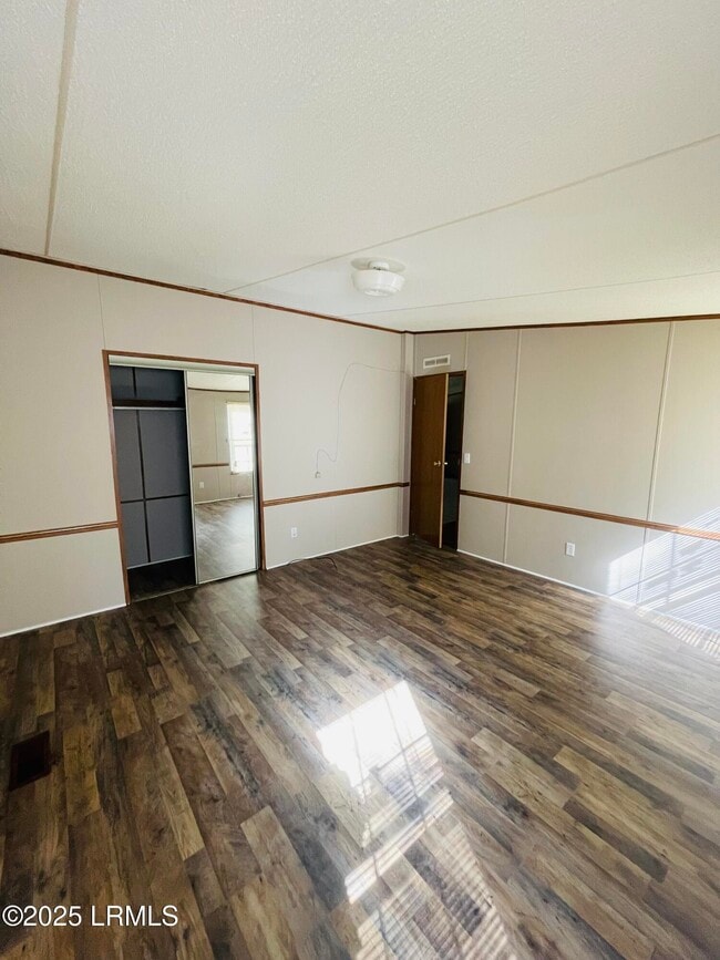 Photo - 153 Middlefield Cir