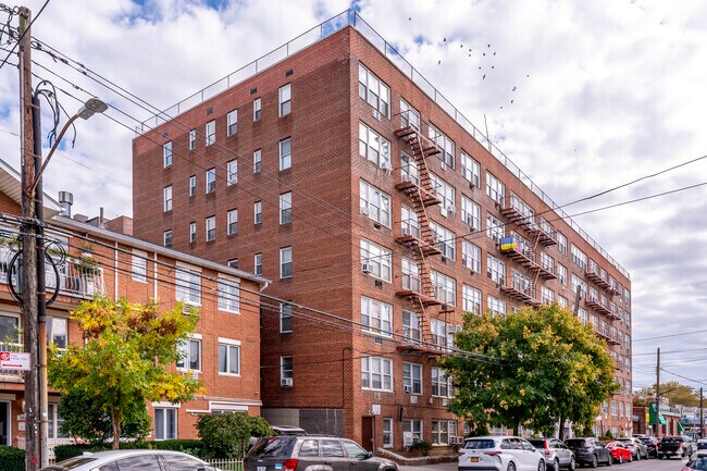 2555 E 12th St - 2555 E 12th St