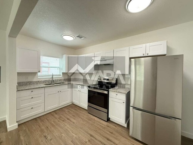Photo - 118 Gaskin Dr
