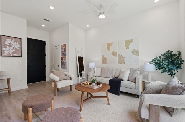 Room in Apartment on N Bluff Dr